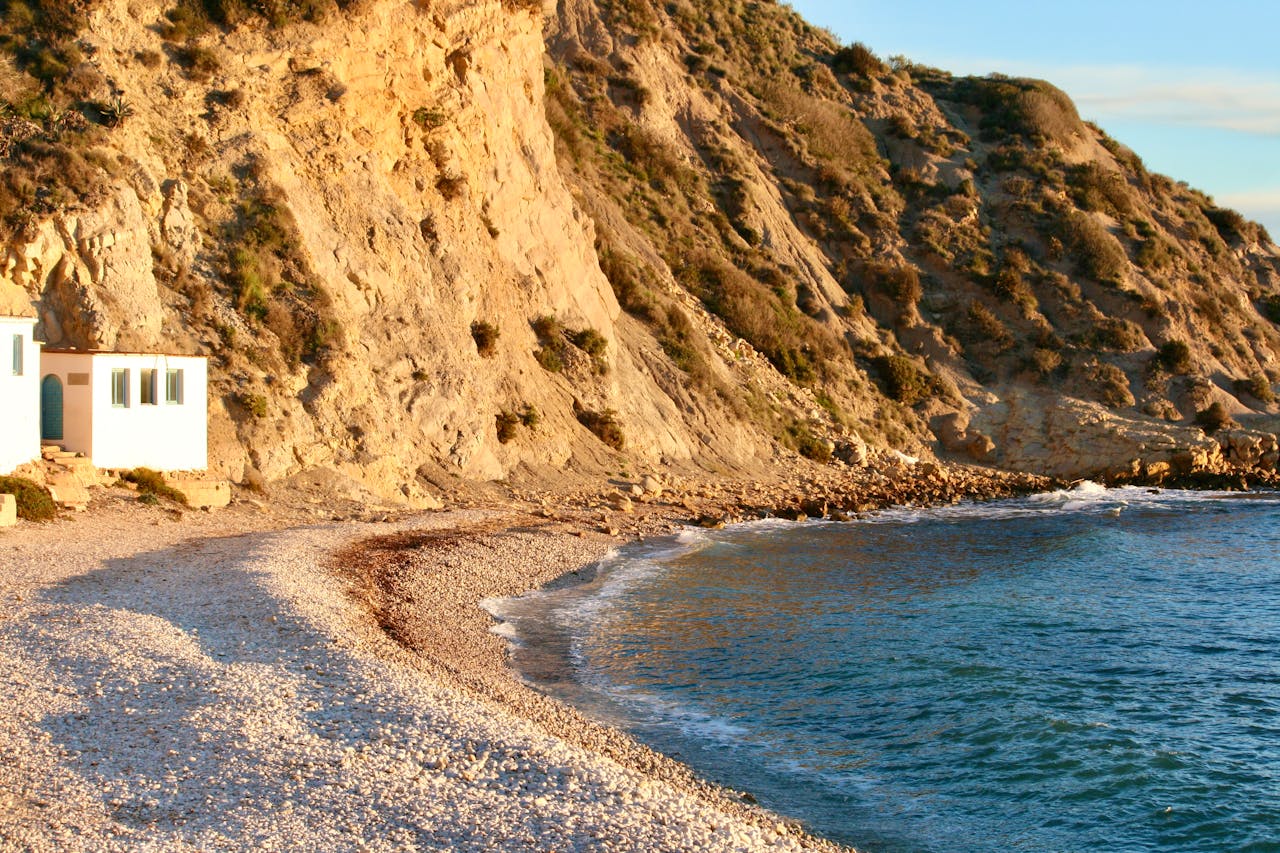7 bonitas playas escondidas en Costa Blanca y Cálida